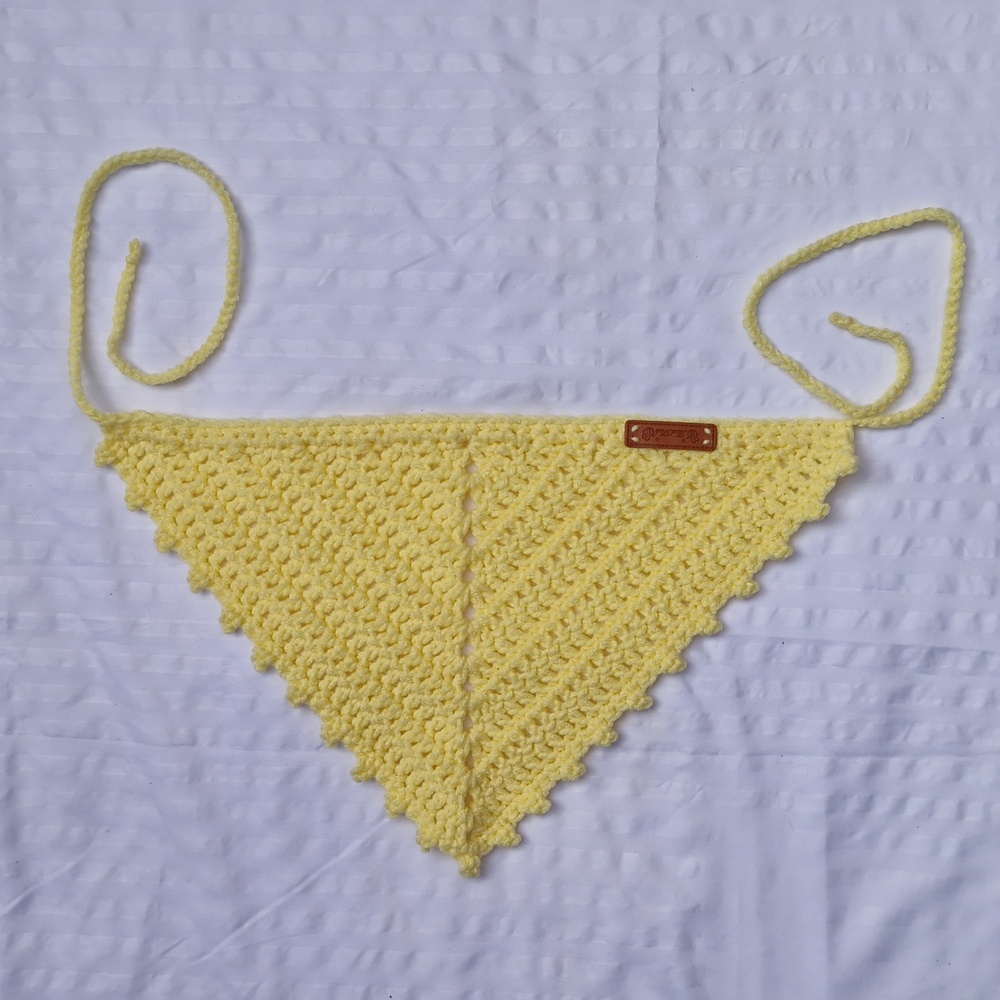 Unisex crocheted by me, pale yellow 💛 Bandana